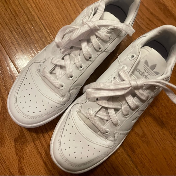 Adidas size 6.5 - Picture 1 of 5